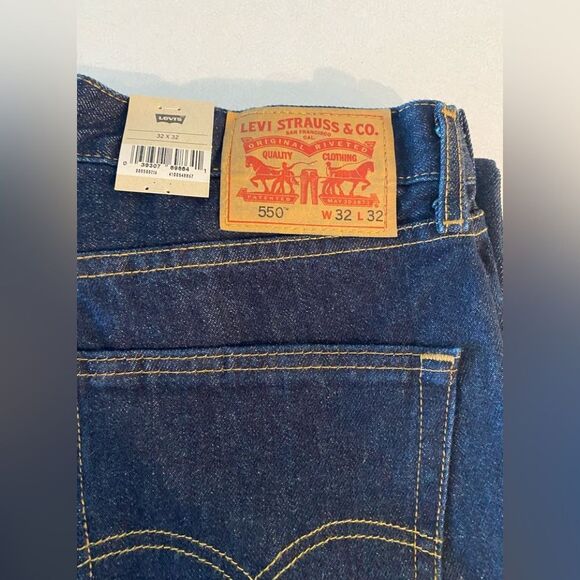 NWT Men’s Levi’s 550 Relaxed Fit Dark Wash Jeans 32x32 - Picture 1 of 2